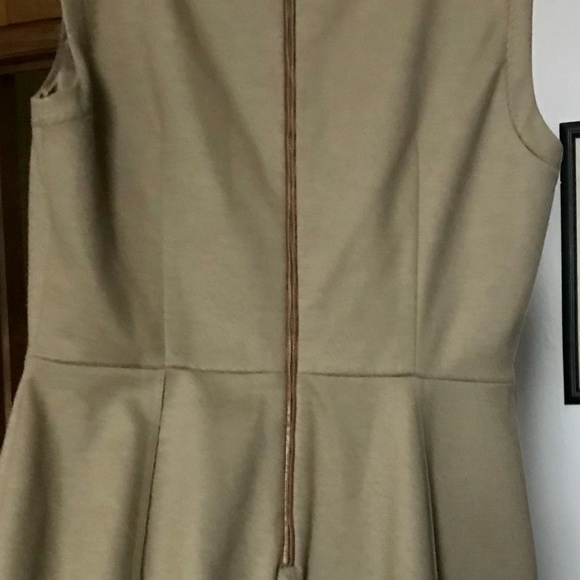 Ellie Tahari Callie light brown  dress with leather trim Brown dress, size 6-8 - Picture 2 of 5